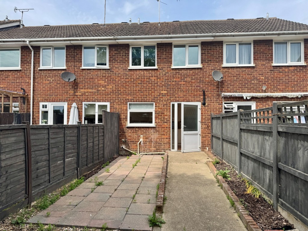 Lot: 124 - TWO-BEDROOM TERRACE HOUSE IN POPULAR LOCATION - Rear elevation